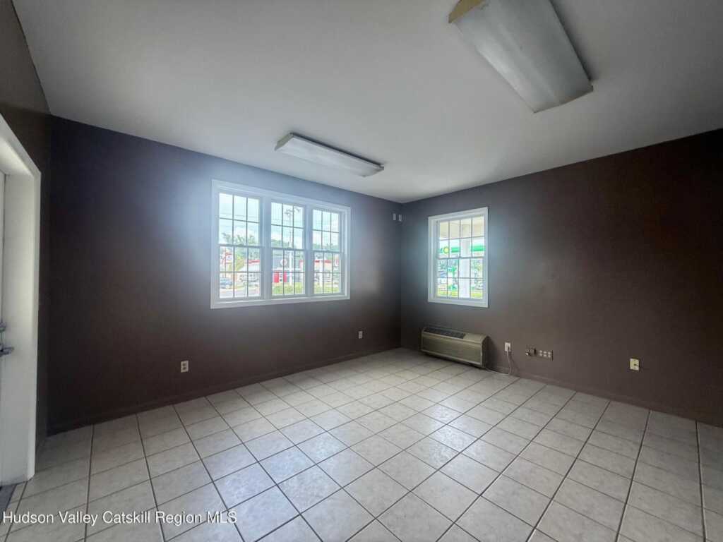 337 Broadway, Kingston, NY 12401 - Photo 9 of 10