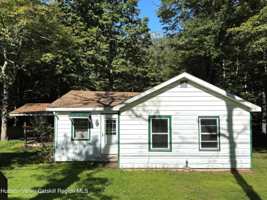 573 Manorville Road, Saugerties, NY 12477 - Photo 2 of 16