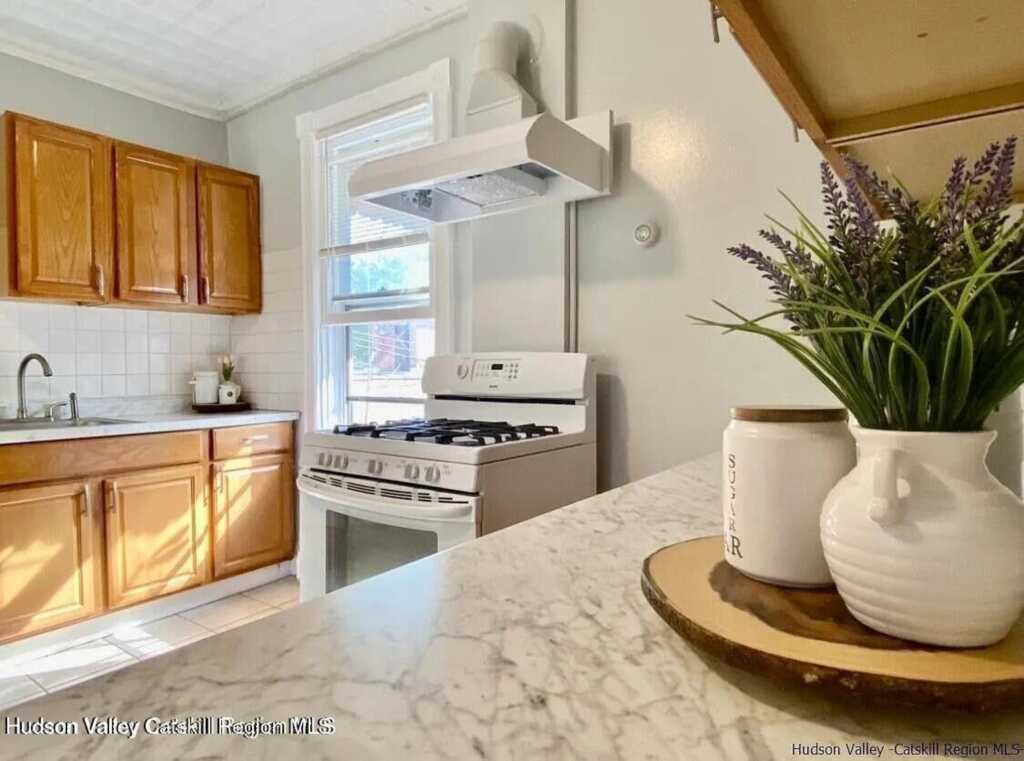 91 Broadway, Unit #1, Kingston, NY 12401 - Photo 4 of 11