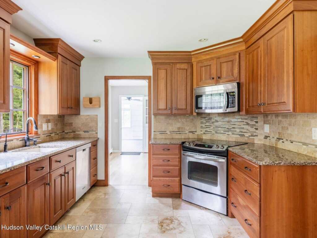 10 Niles Drive, Woodstock, NY 12498 - Photo 16 of 48