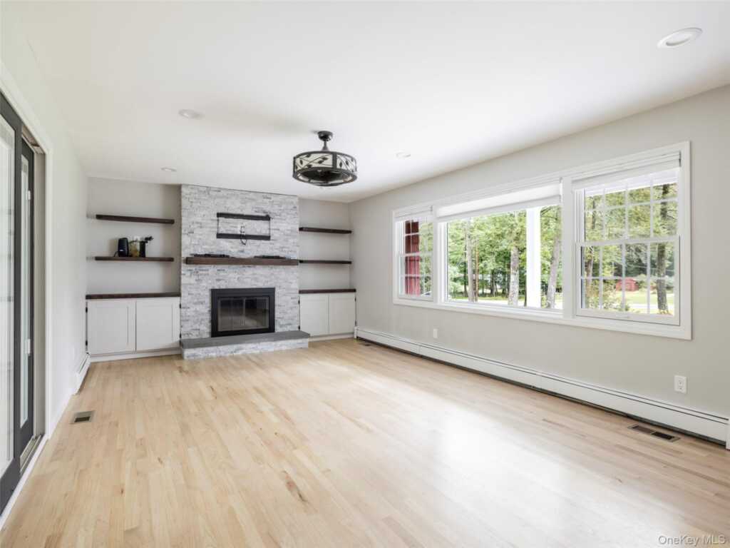 10 Niles Drive, Woodstock, NY 12498 - Photo 6 of 41