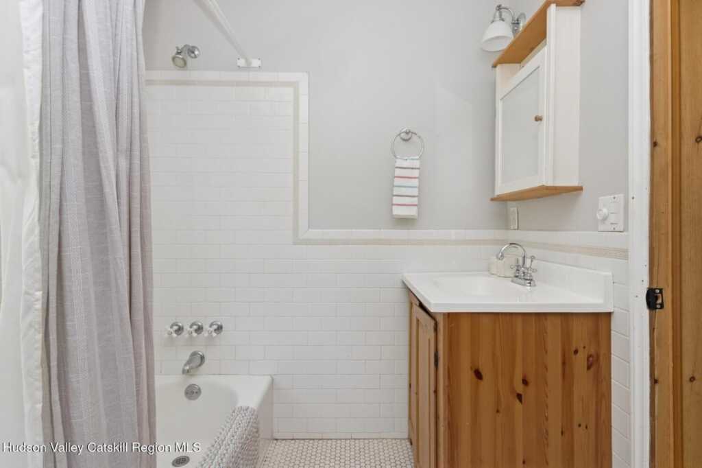194 High Falls Road, Saugerties, NY 12477 - Photo 21 of 37