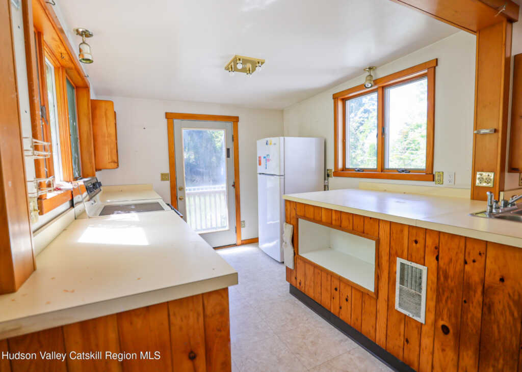 19 Johnston Avenue, Kingston, NY 12401 - Photo 14 of 38