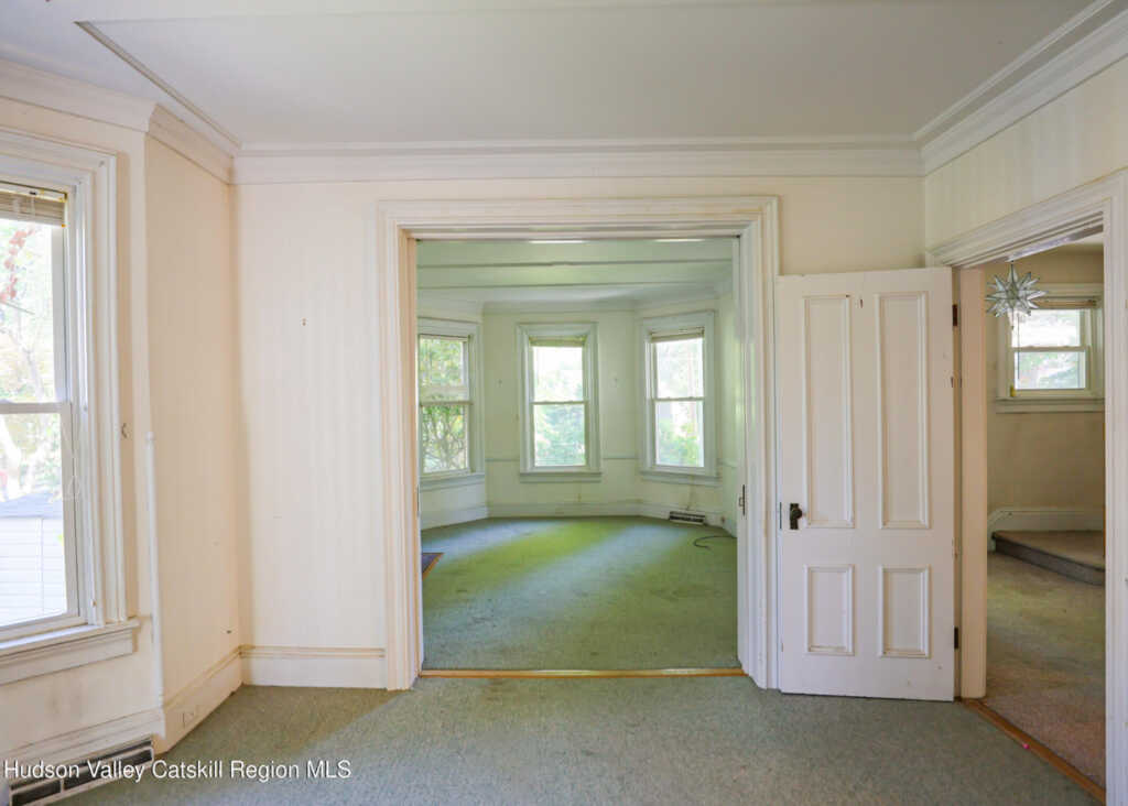 19 Johnston Avenue, Kingston, NY 12401 - Photo 5 of 38