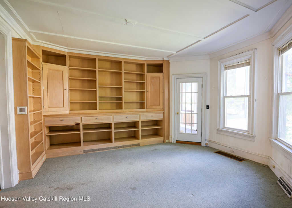19 Johnston Avenue, Kingston, NY 12401 - Photo 7 of 38