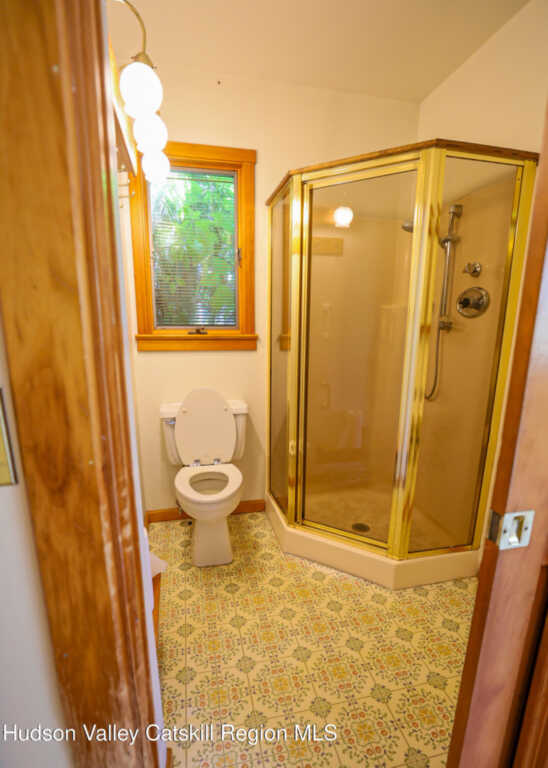 19 Johnston Avenue, Kingston, NY 12401 - Photo 9 of 38