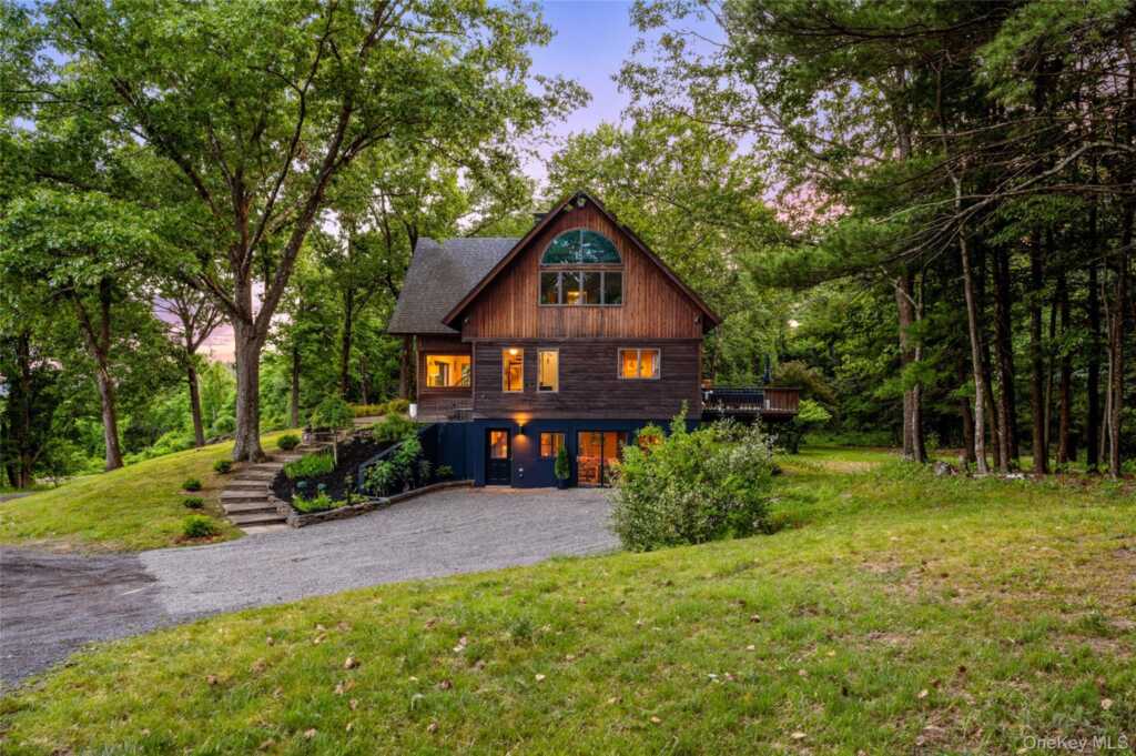 407 Boulevard, Kingston, NY 12401 - Photo 4 of 37
