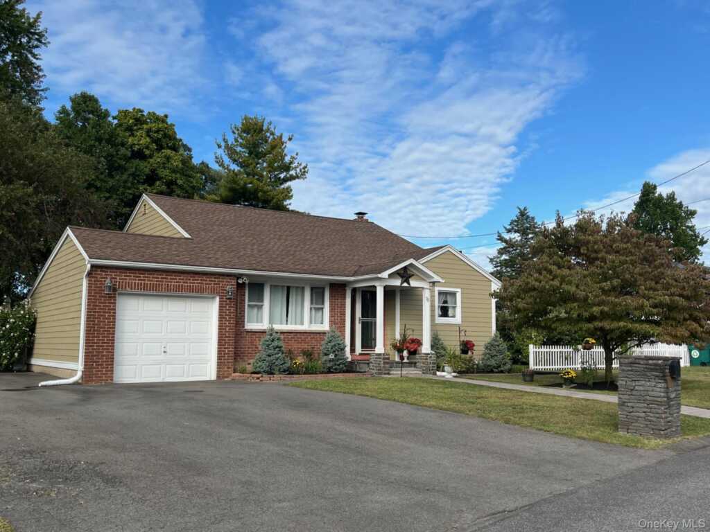 70 Stahlman Place, Kingston, NY 12401 - Photo 2 of 40