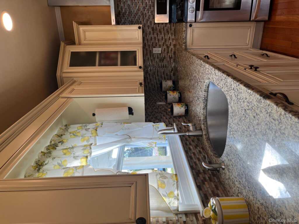 70 Stahlman Place, Kingston, NY 12401 - Photo 20 of 40