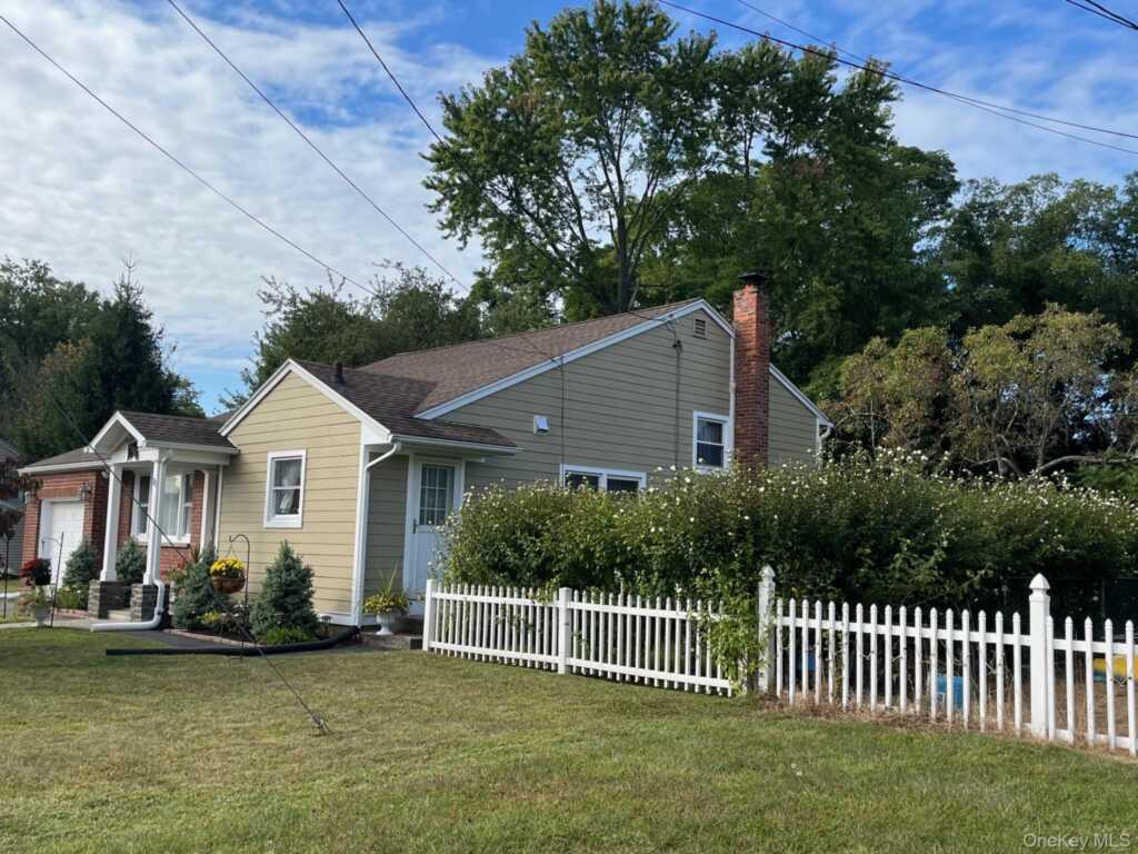 70 Stahlman Place, Kingston, NY 12401 - Photo 3 of 40