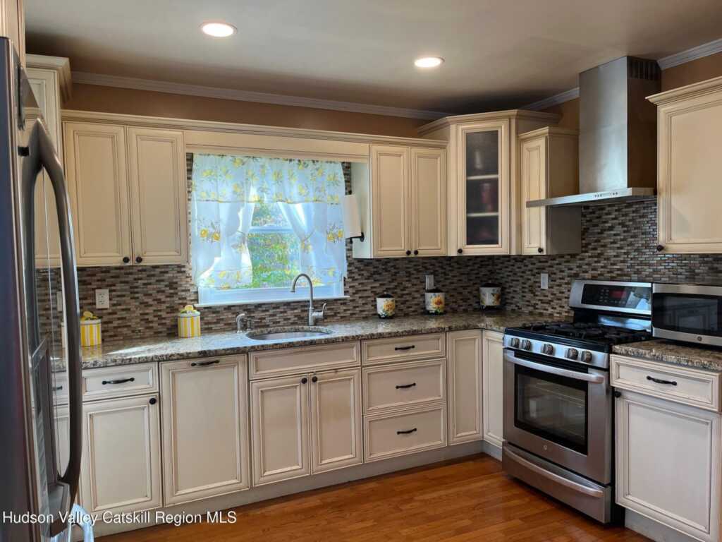 70 Stahlman Place, Kingston, NY 12401 - Photo 17 of 45