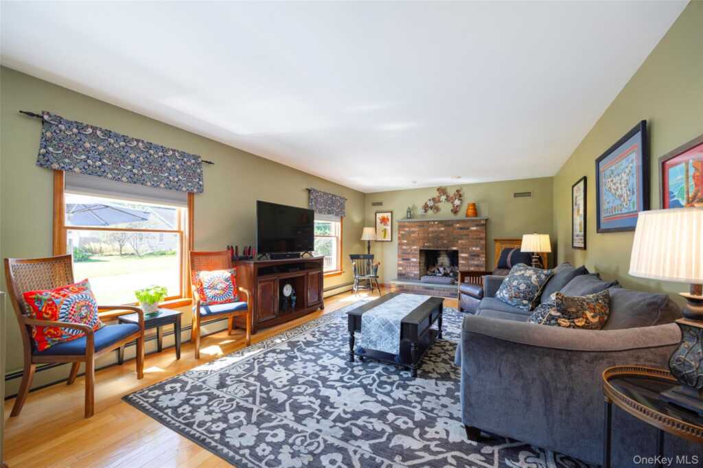 3 Meadow Court, Saugerties, NY 12477 - Photo 3 of 33