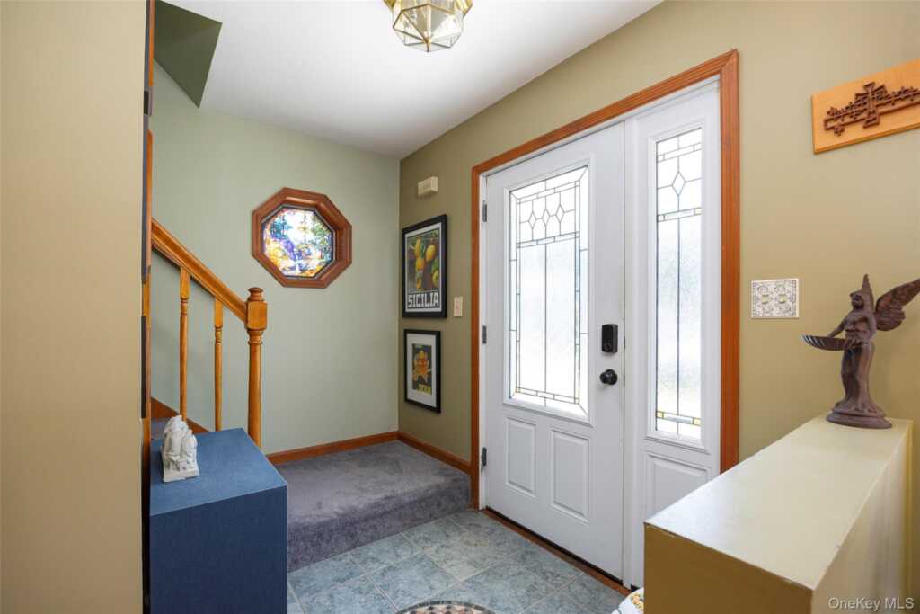 3 Meadow Court, Saugerties, NY 12477 - Photo 5 of 33