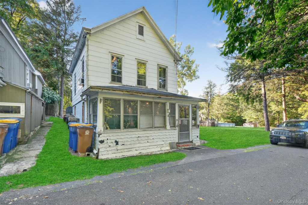 35 Rock Street, Kingston, NY 12401 - Photo 2 of 29