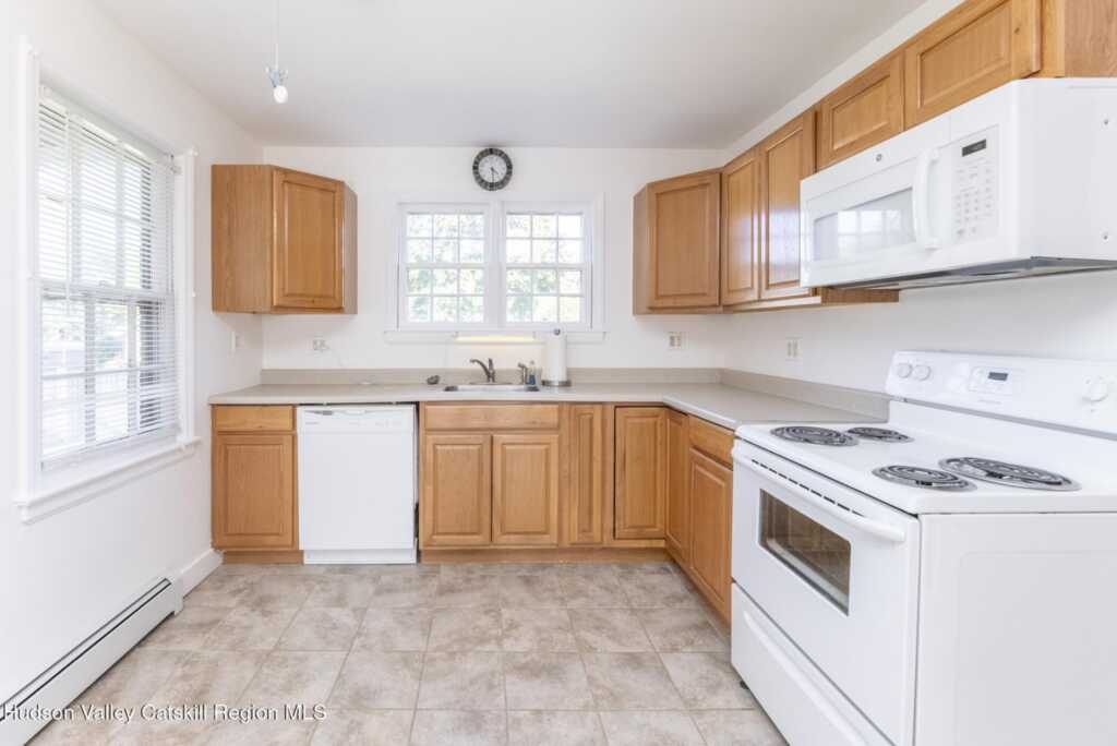 18 Bennett Avenue, Saugerties, NY 12477 - Photo 12 of 29