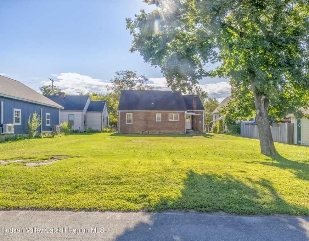 18 Bennett Avenue, Saugerties, NY 12477 - Photo 27 of 29