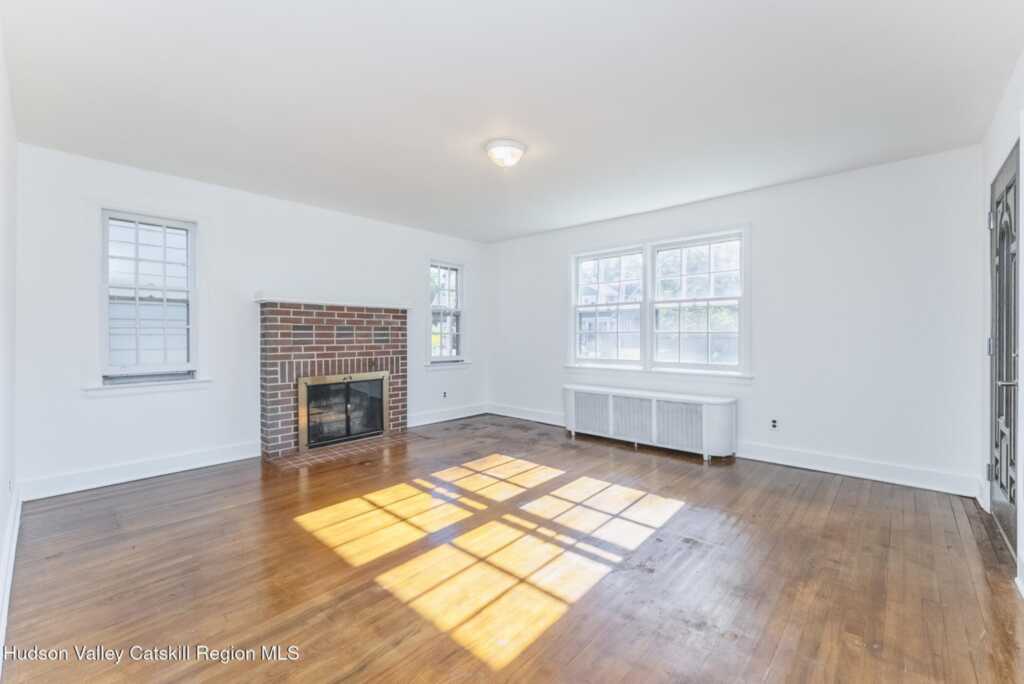 18 Bennett Avenue, Saugerties, NY 12477 - Photo 4 of 29