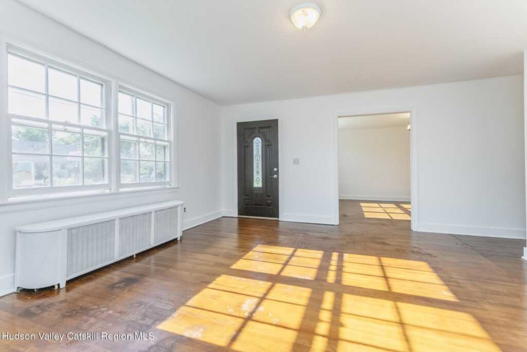 18 Bennett Avenue, Saugerties, NY 12477 - Photo 6 of 29