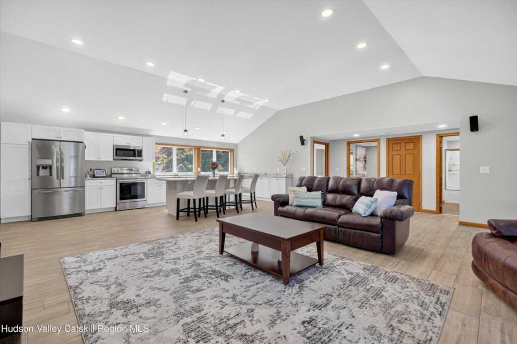 6 Hasbrouck Place, New Paltz, NY 12561 - Photo 5 of 38