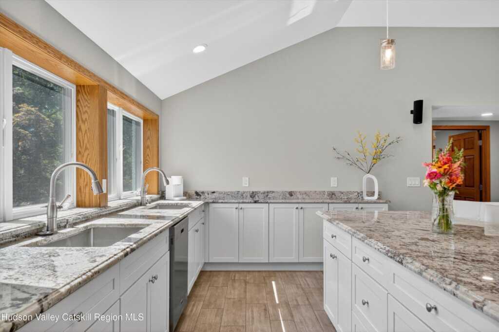 6 Hasbrouck Place, New Paltz, NY 12561 - Photo 8 of 38