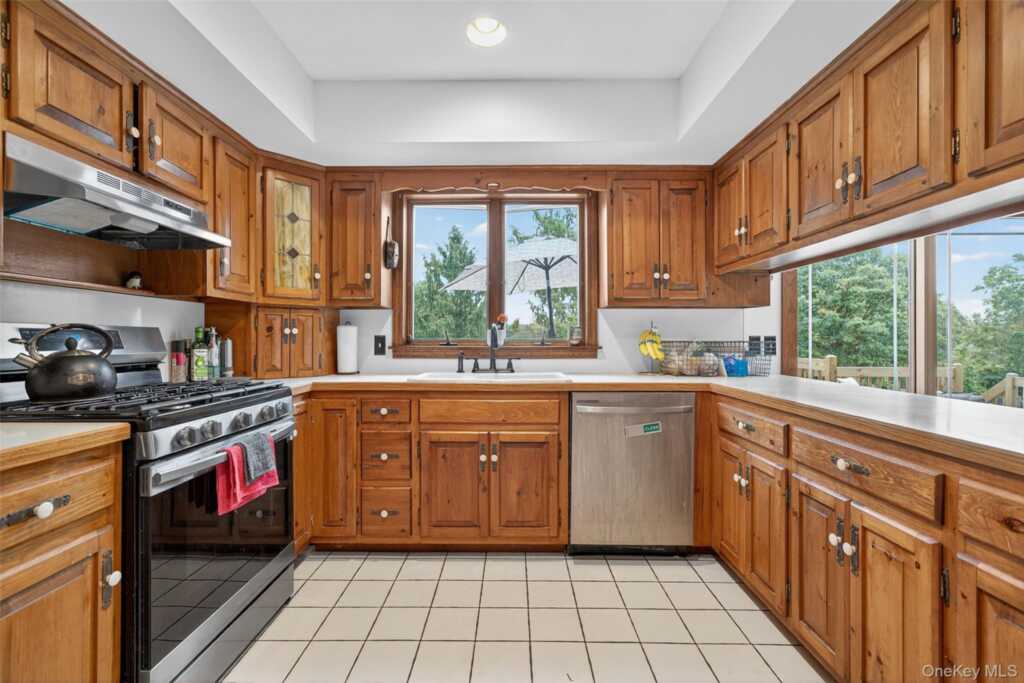 214 Dubois Road, New Paltz, NY 12561 - Photo 10 of 32