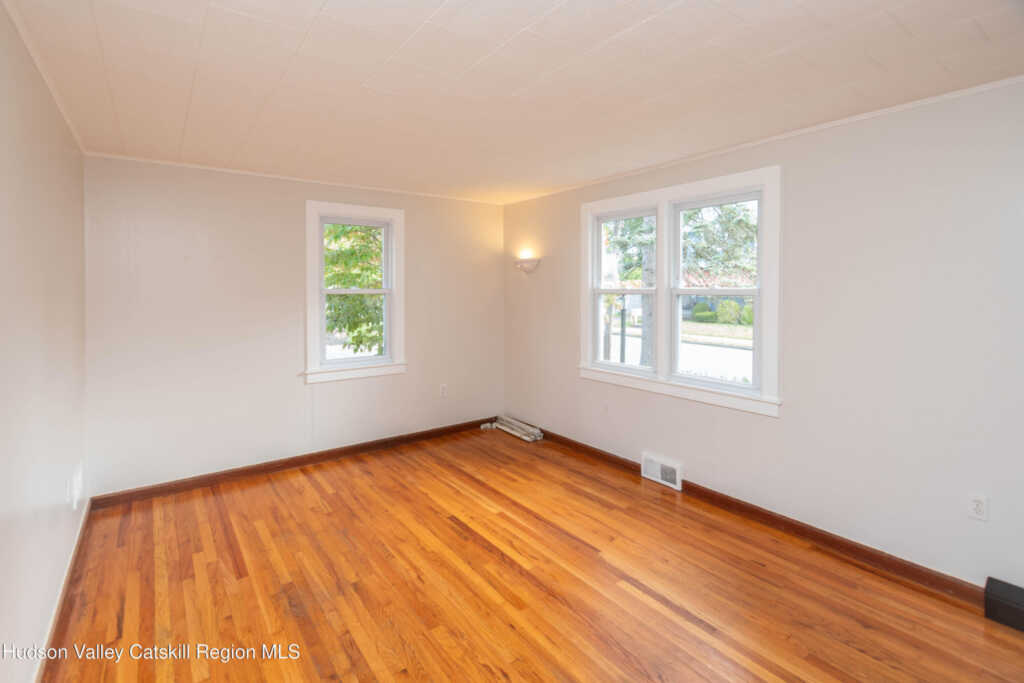 297 Clifton Avenue, Kingston, NY 12401 - Photo 10 of 35