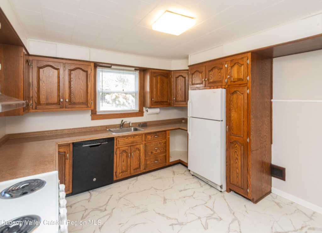 297 Clifton Avenue, Kingston, NY 12401 - Photo 17 of 35