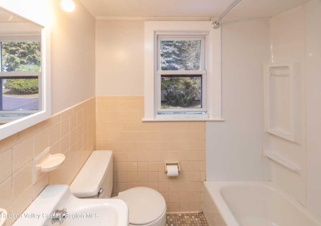 297 Clifton Avenue, Kingston, NY 12401 - Photo 26 of 35
