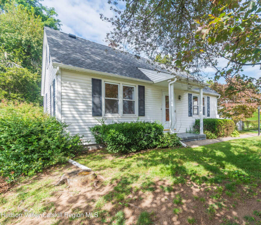 297 Clifton Avenue, Kingston, NY 12401 - Photo 3 of 35