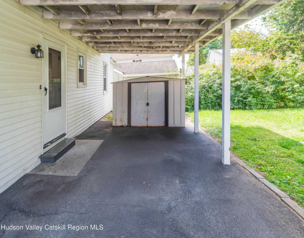 297 Clifton Avenue, Kingston, NY 12401 - Photo 8 of 35