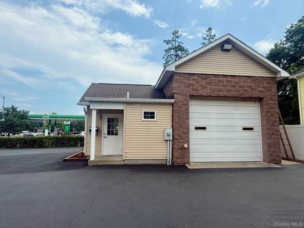 337 Broadway, Kingston, NY 12401 - Photo 4 of 11