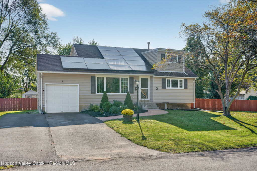 2 Edgewood Drive, Saugerties, NY 12477