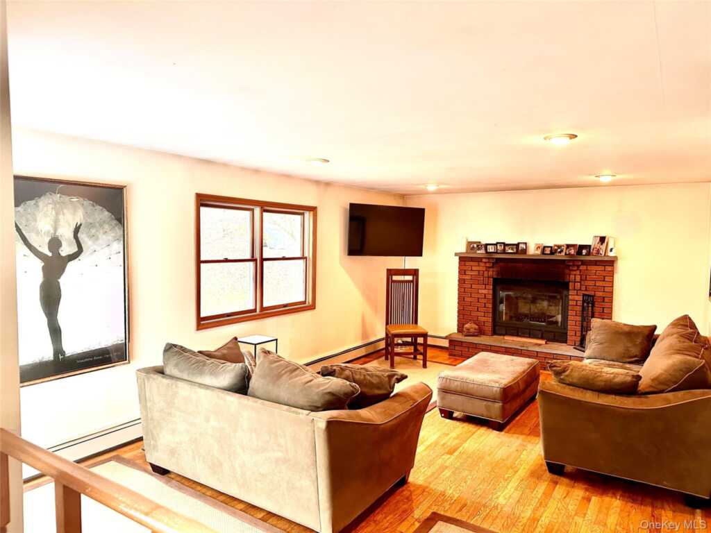 1521 Glasco Turnpike, Woodstock, NY 12498 - Photo 12 of 26