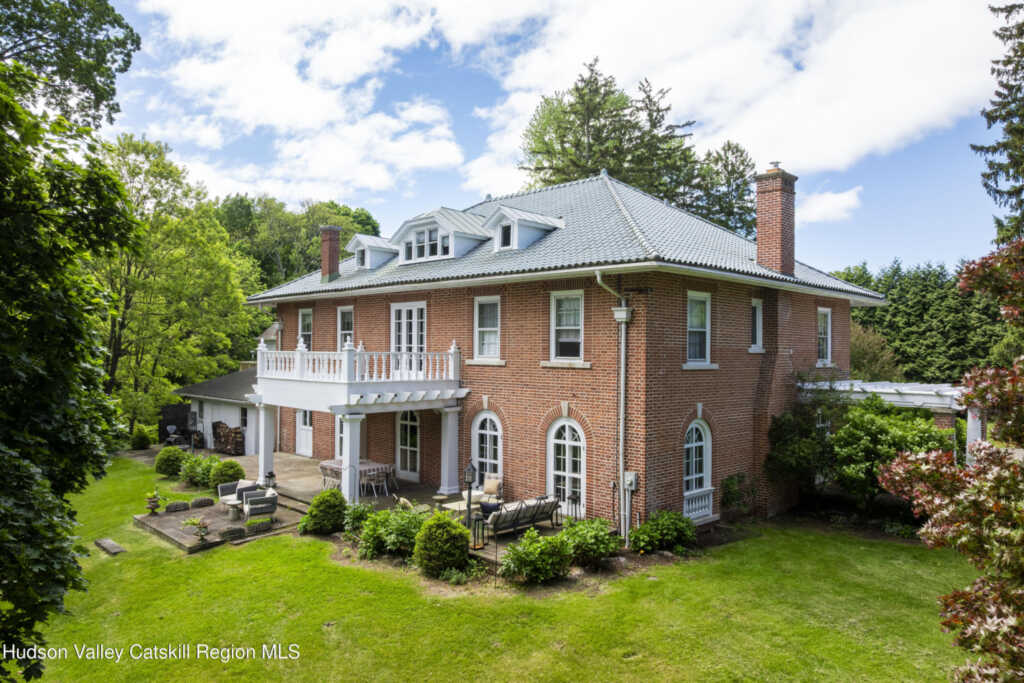 21 Barclay Street, Saugerties, NY 12477 - Photo 2 of 50