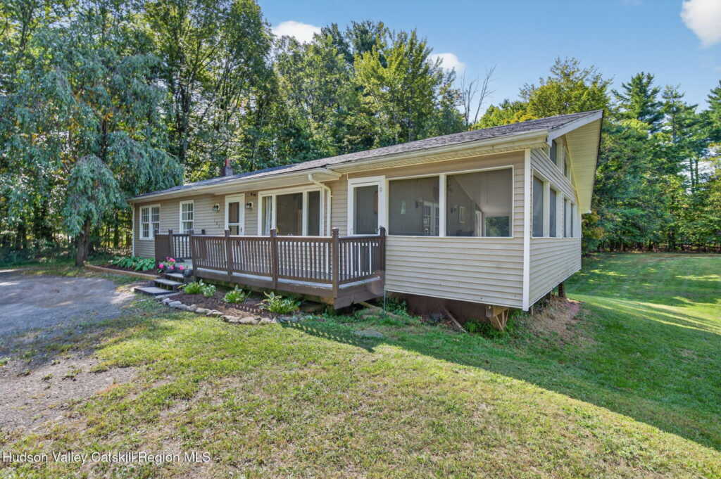 133 Rt 32a, Saugerties, NY 12477 - Photo 4 of 31