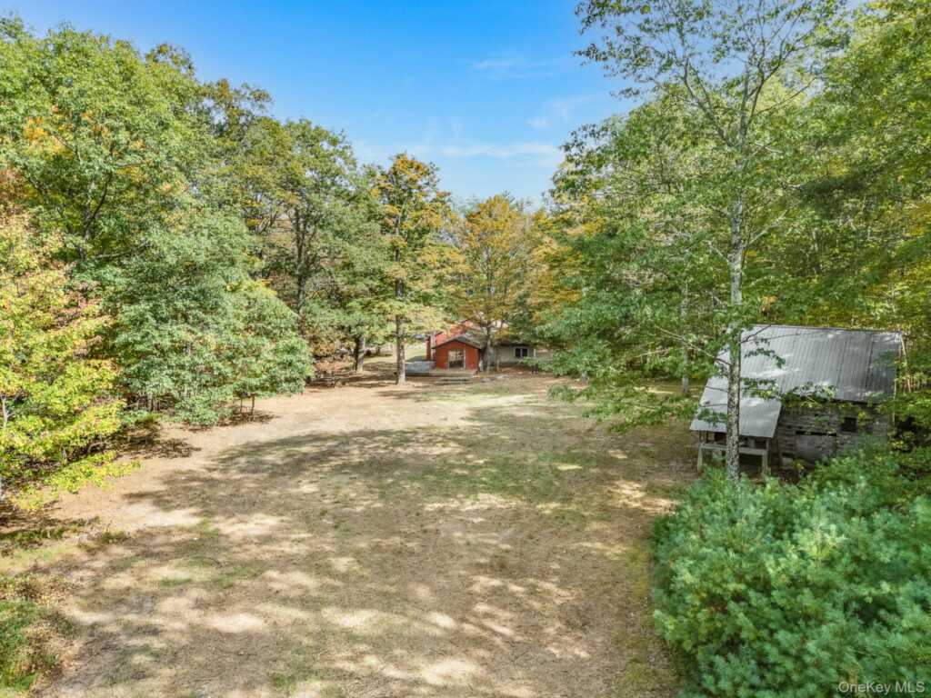 31 Bunny Run Road, Saugerties, NY 12477 - Photo 3 of 23
