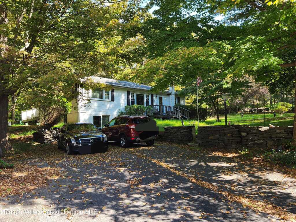 11 Echo Hill Road, Saugerties, NY 12477
