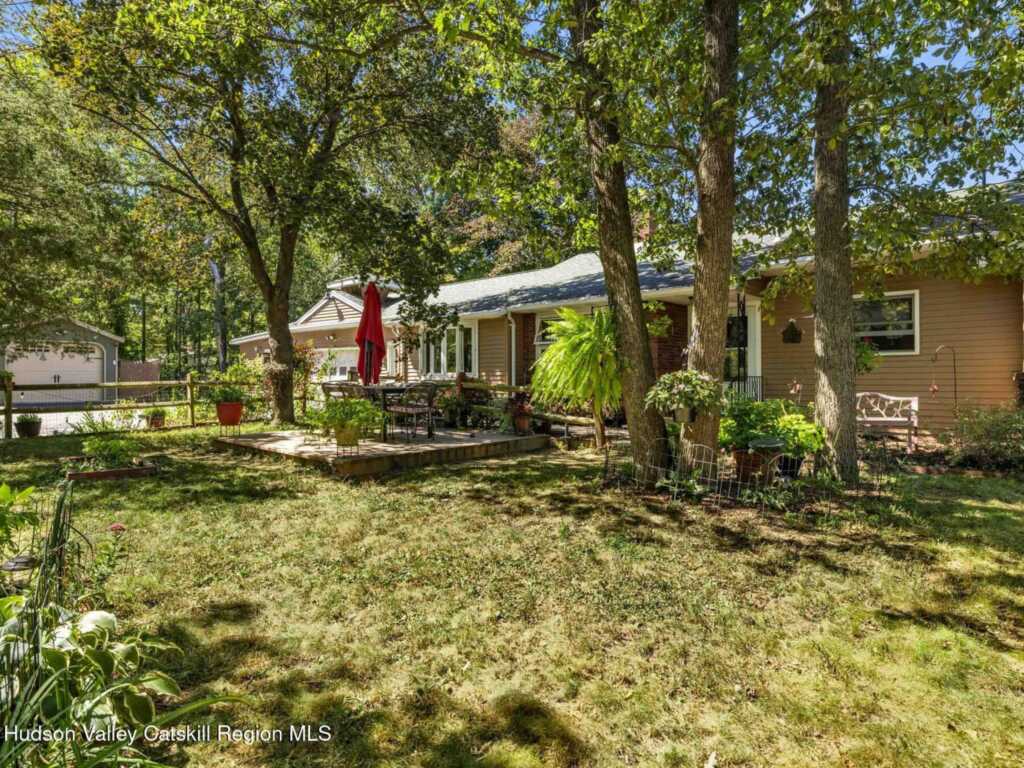 30 Glenerie Lane, Saugerties, NY 12477