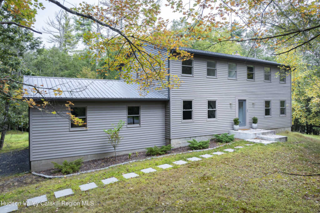 7 Maurizi Lane, Woodstock, NY 12498