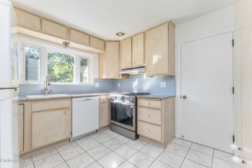 118 Sunset Terrace, Hurley, NY 12443 - Photo 11 of 42