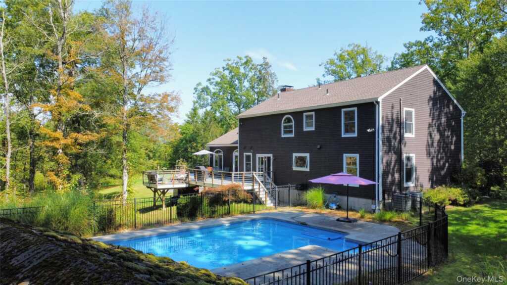 40 Kleinekill Drive, New Paltz, NY 12561
