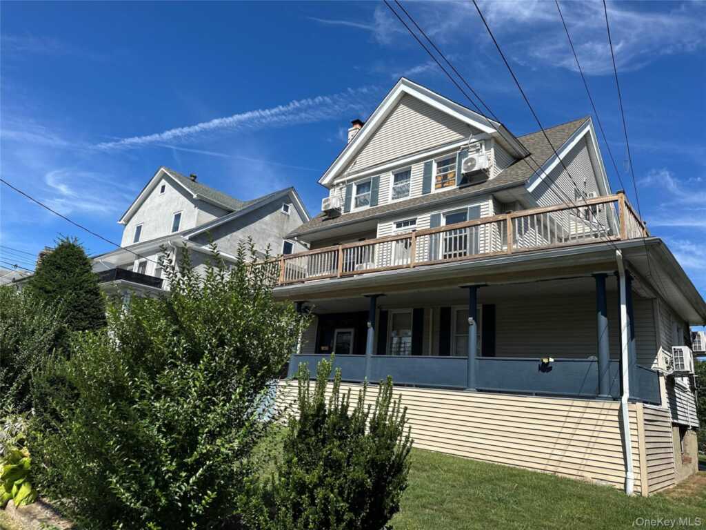 40 Crosby Place, Unit #Unit 2, New Rochelle, NY 10801 - Photo 2 of 9