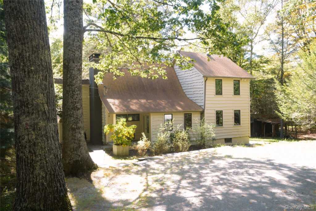 241 Silver Hollow Road, Woodstock, NY 12495