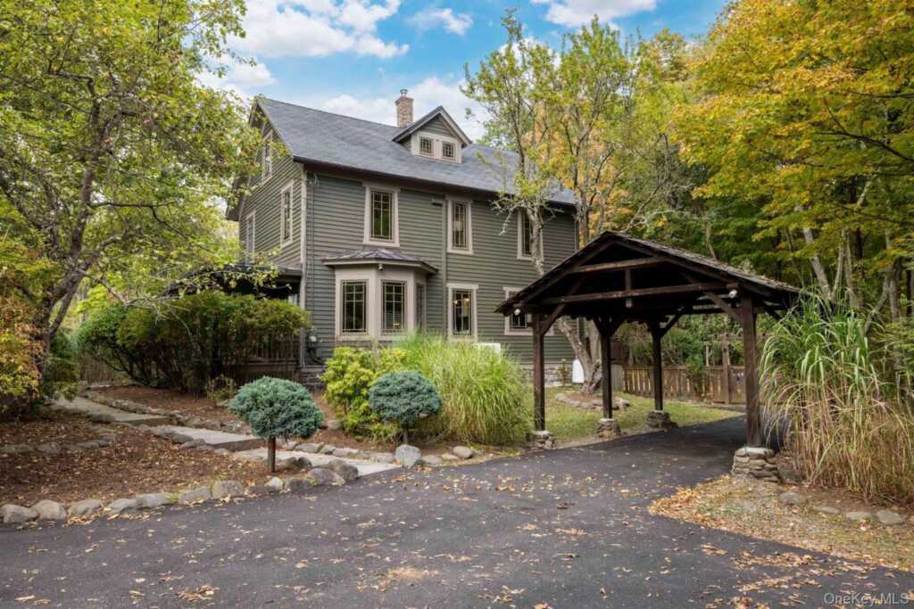 64 Lower Byrdcliffe Road, Woodstock, NY 12498
