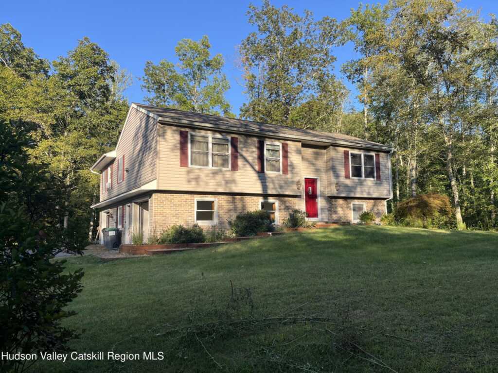 34 Laura Drive, New Paltz, NY 12561 - Photo 2 of 50