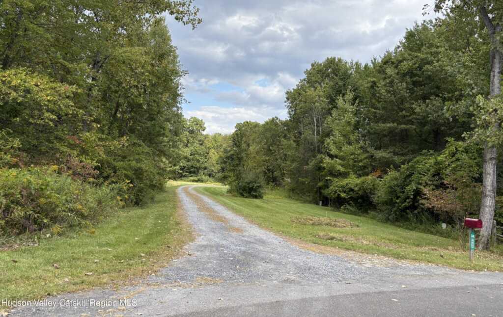 34 Laura Drive, New Paltz, NY 12561 - Photo 3 of 50
