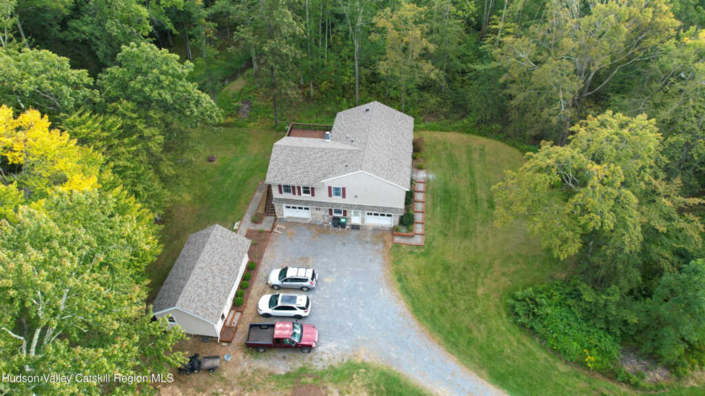 34 Laura Drive, New Paltz, NY 12561 - Photo 5 of 50