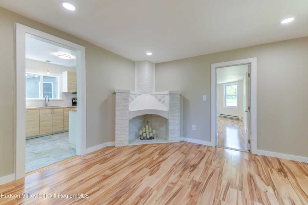 3956 Route 9w, Saugerties, NY 12477 - Photo 5 of 50