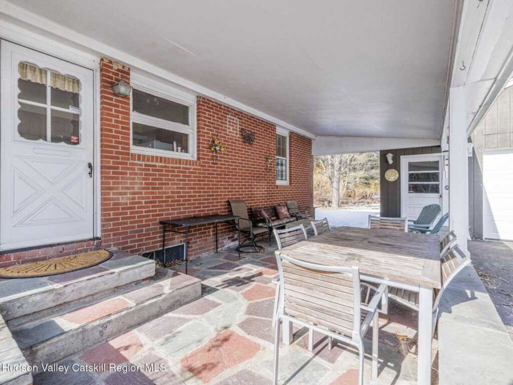 11 Julia Avenue, New Paltz, NY 12561 - Photo 10 of 38