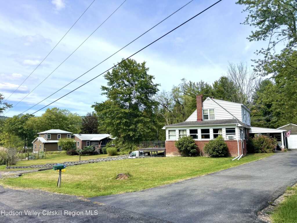 11 Julia Avenue, New Paltz, NY 12561 - Photo 2 of 38